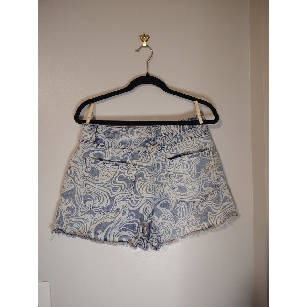NB NWT High Rise Swirl Print Denim Shorts - frayed hem w/ 1" slits on the sides - Picture 10 of 11